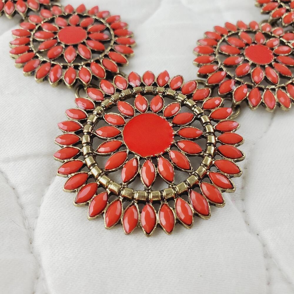 VTG Simple Addiction 70s Style Coral Medallions Necklace Claw Clasp Statement PC - Picture 3 of 6